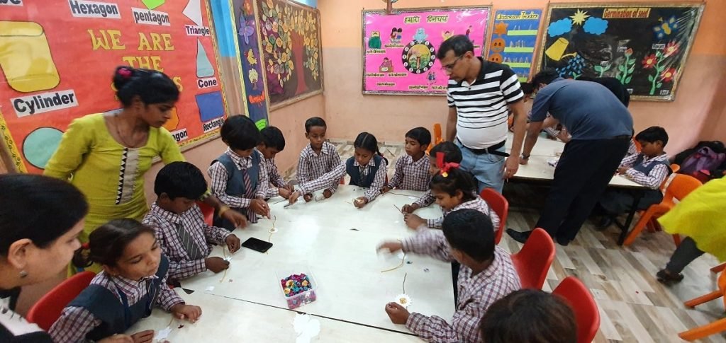 avanta team csr activity rakhi making